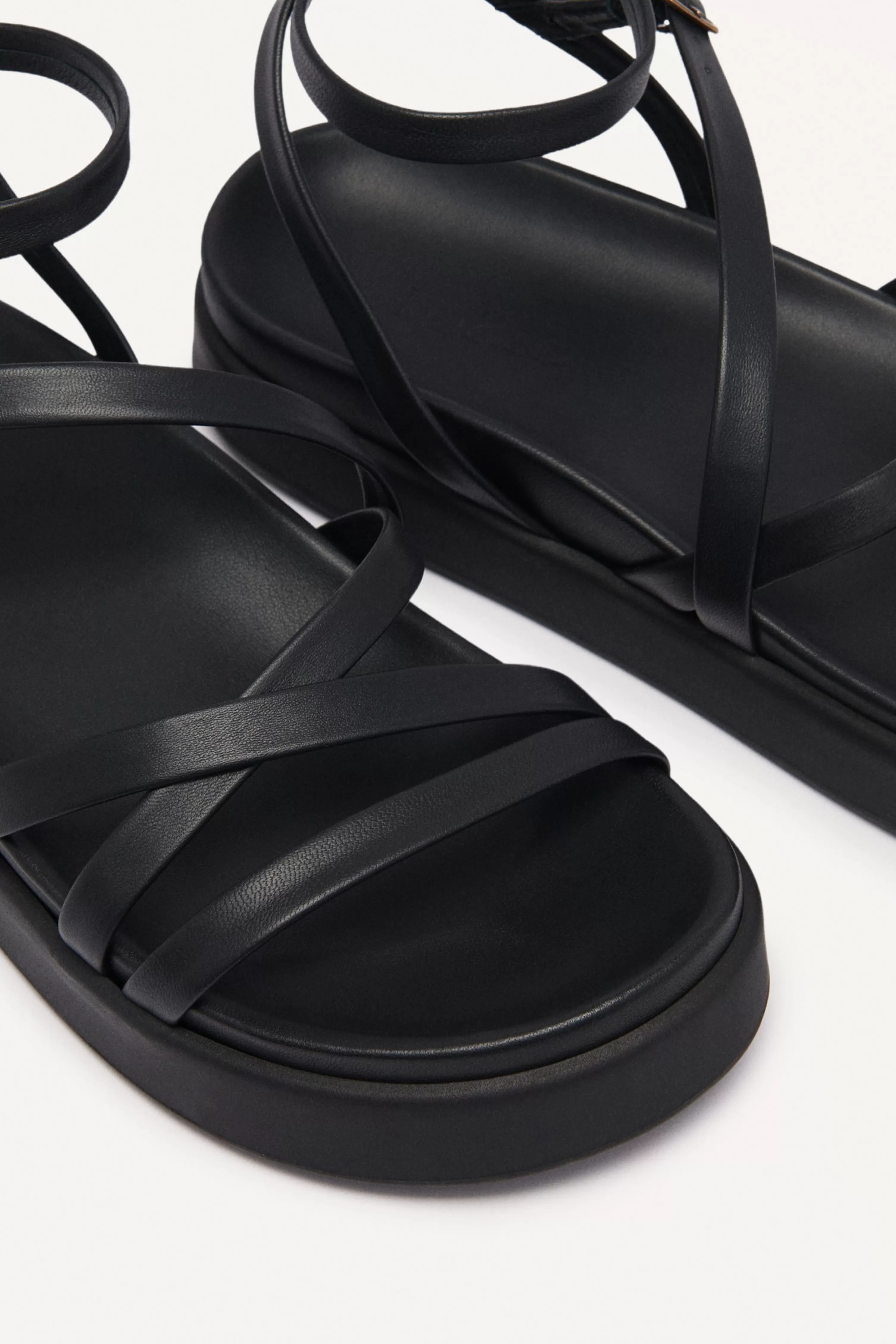 chana_3-1.webp ba&sh Chana.